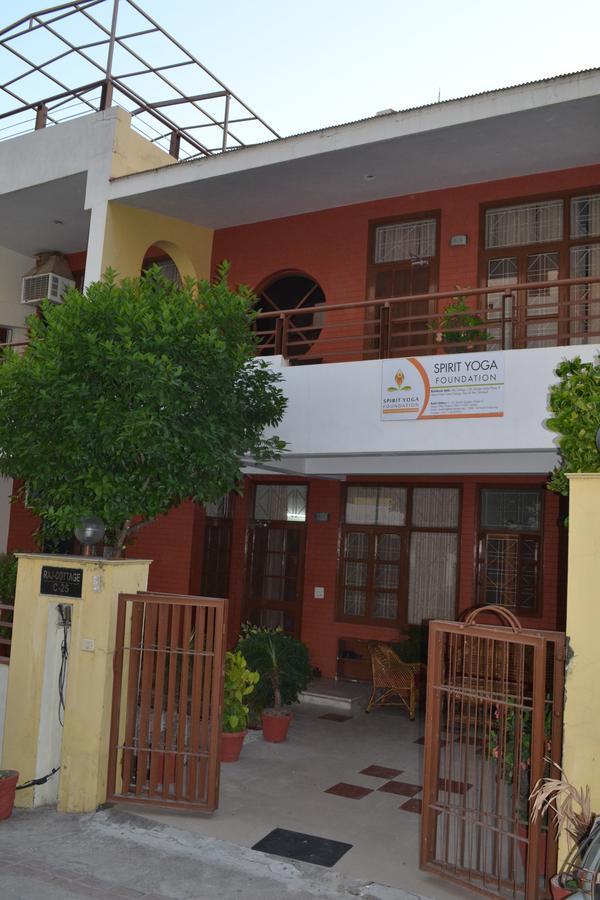 רישיקש Raj Cottage Ganga Vatika מראה חיצוני תמונה